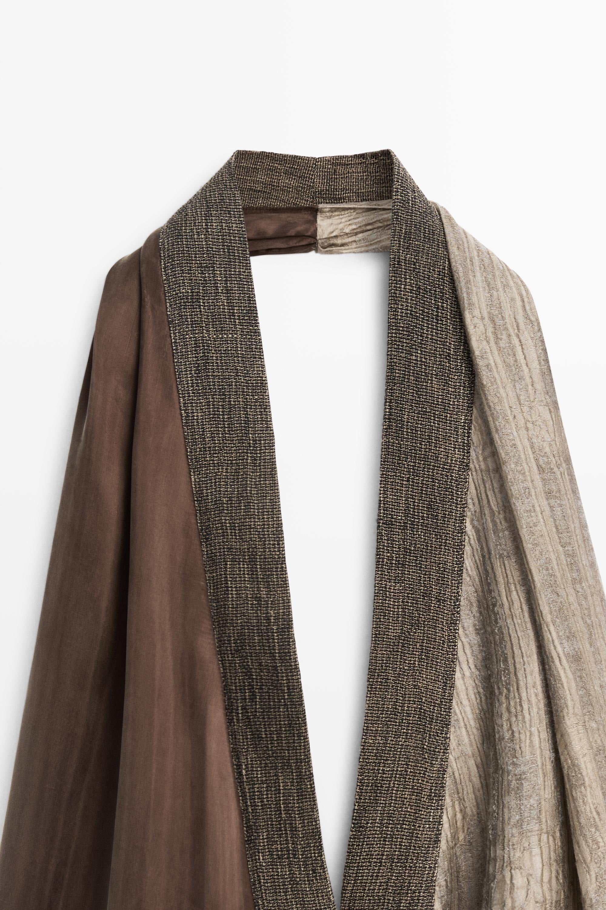 Flowing wrap top with mixed