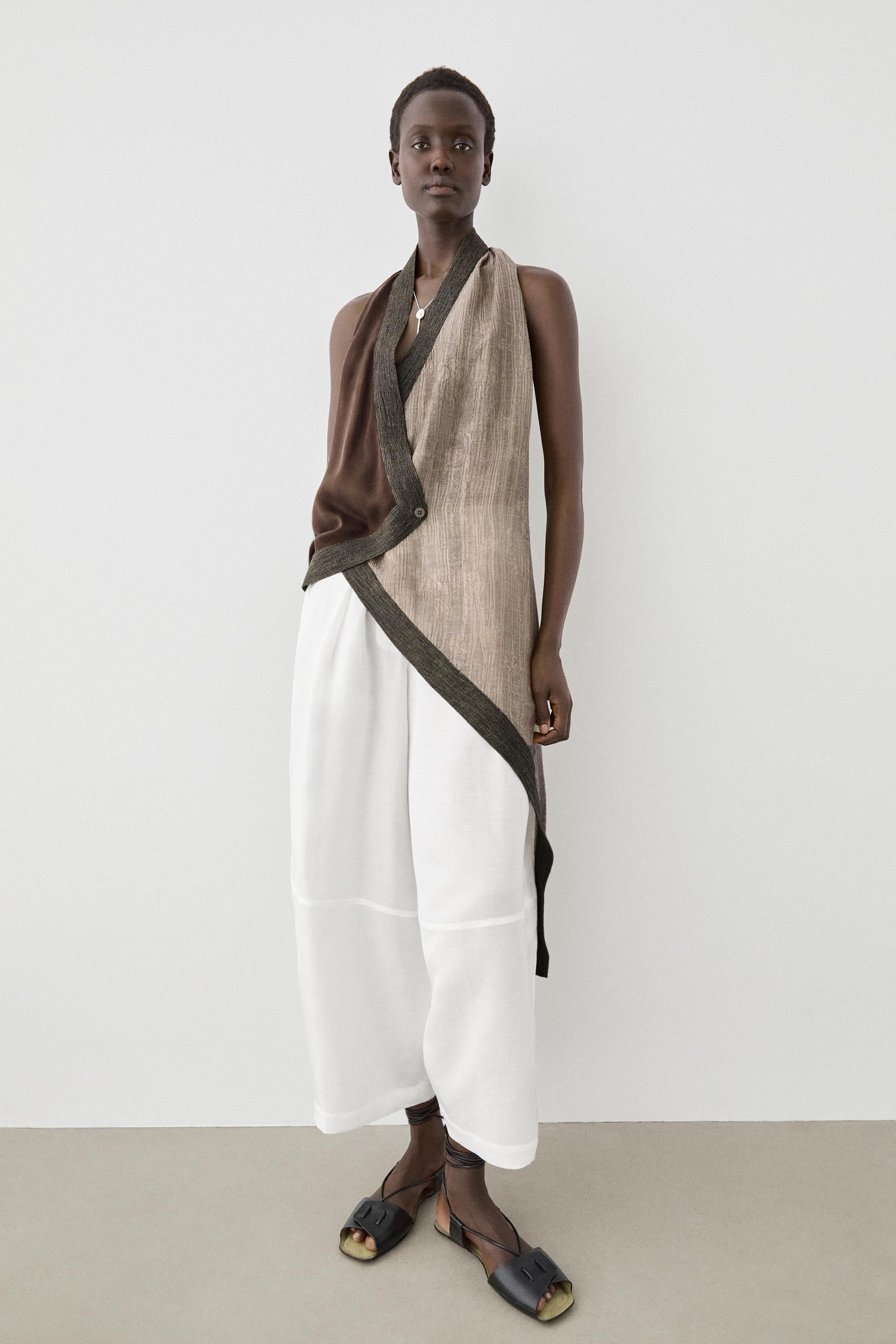 Flowing wrap top with mixed