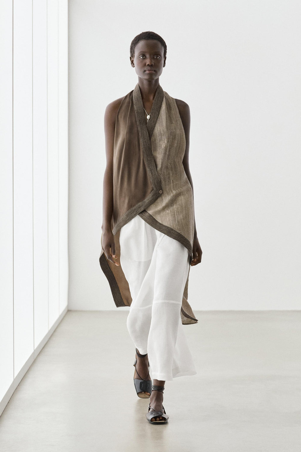 Flowing wrap top with mixed